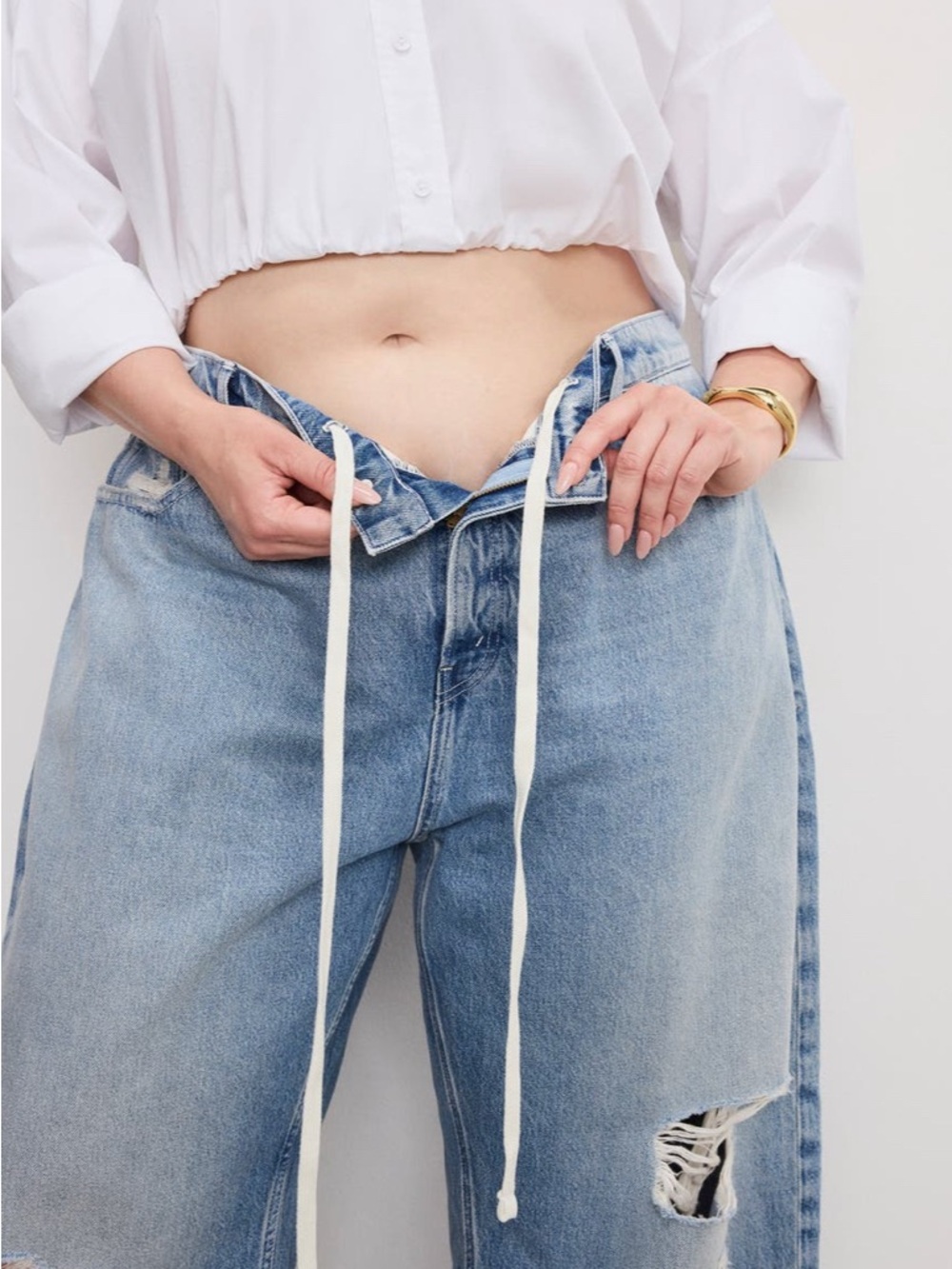 Good American
Good Extreme
Ripped Super
High Waist Barrel
Jeans - Picture 5 of 17